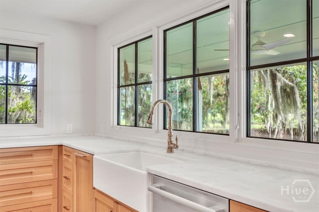 138 Cardinal Road Savannah, GA 31406 - Photo 13 of 66