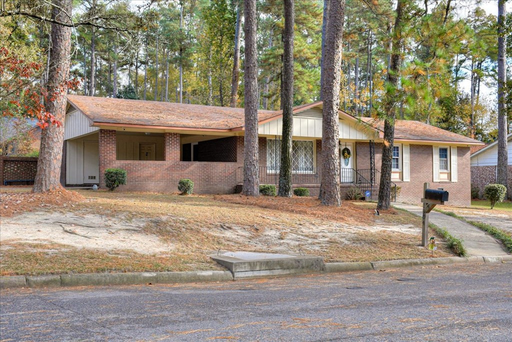 1904 Valley Spring Road Augusta, GA 30909 - Photo 2 of 27