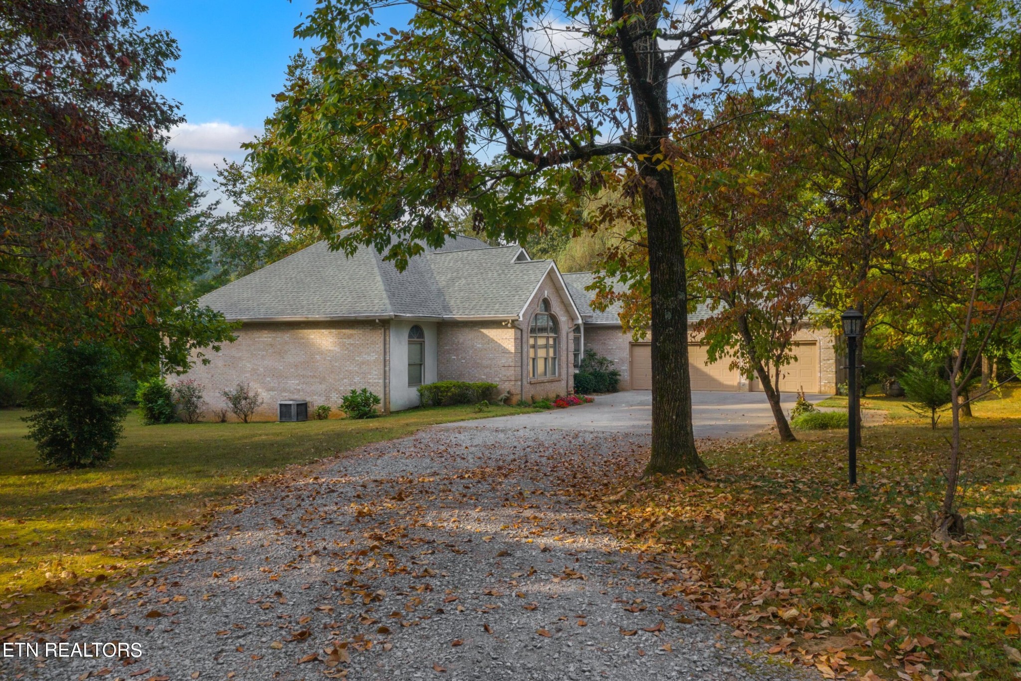 1317 Wendover Road Knoxville, TN 37932 - Photo 4 of 48