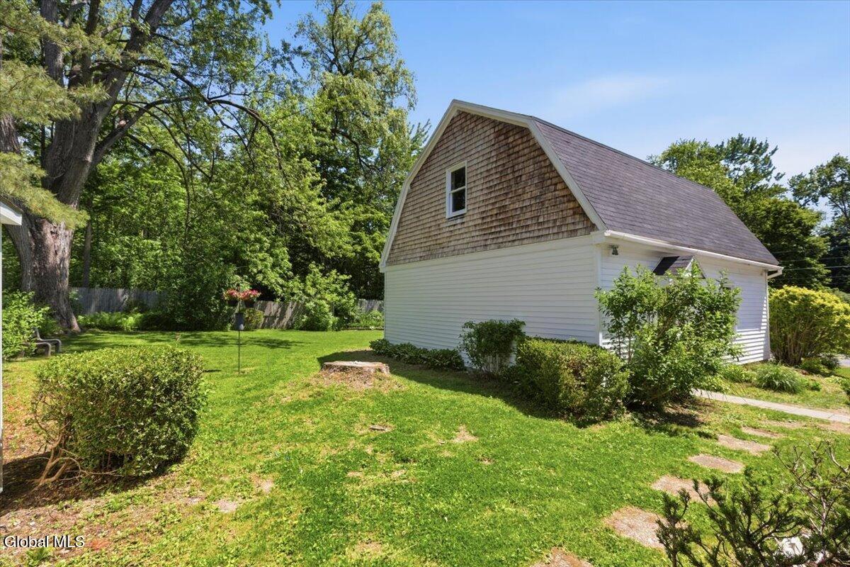 963 Riverview Road Clifton Park, NY 12148 - Photo 6 of 36 35-032_MW2_0851