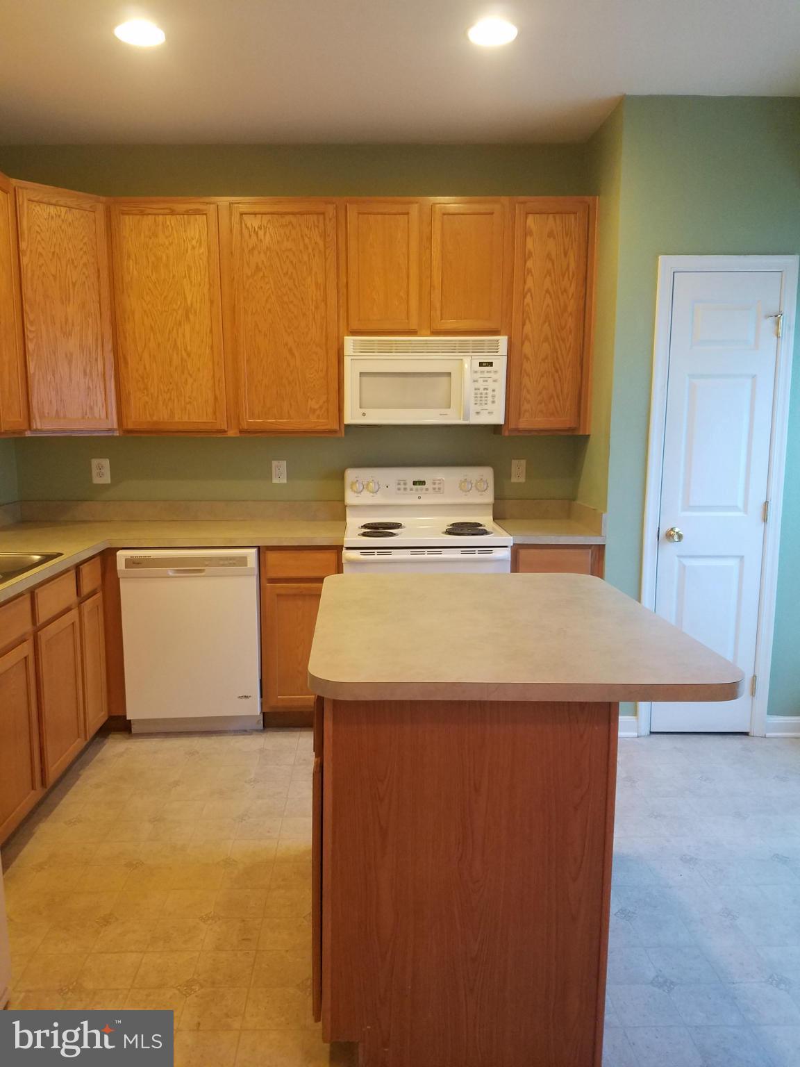 1702 Waltman Road Edgewood, MD 21040 - Photo 2 of 16 Kitchen
