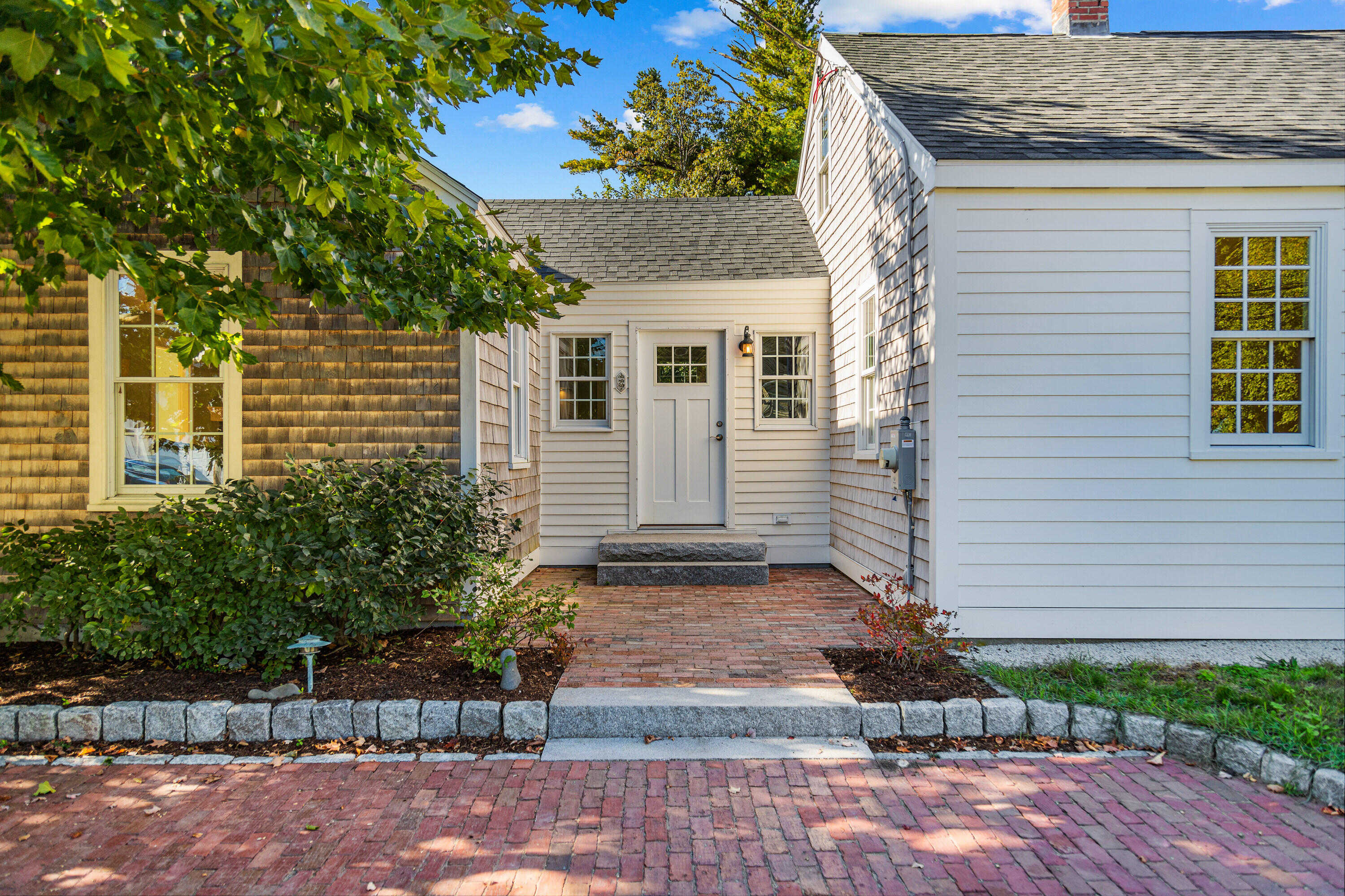 109 Old Post Road Kittery, ME 03904 - Photo 1 of 40 109 Old Post Rd Kittery ME 03904-40