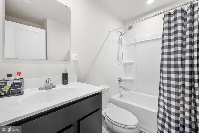 $2,850 | 26 L L Wendowski Street, Beverly, NJ 08010