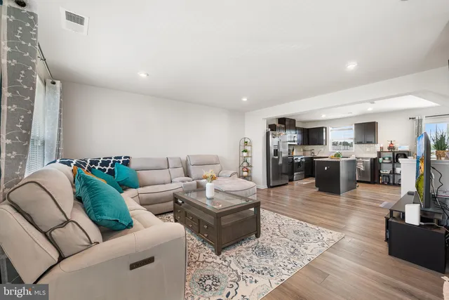 $2,850 | 26 L L Wendowski Street, Beverly, NJ 08010