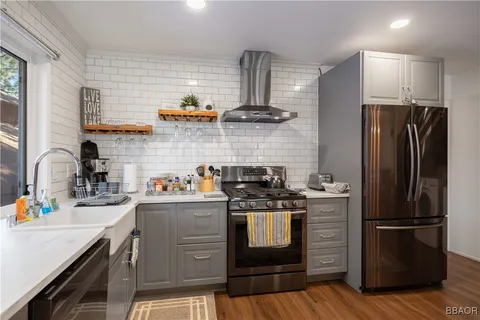 $569,900 | 39309 Peak Lane, Big Bear Lake, CA 92315