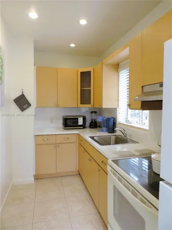 $4,000 | 3134 Southwest 25th Terrace, Unit FRONT, Miami, FL 33133