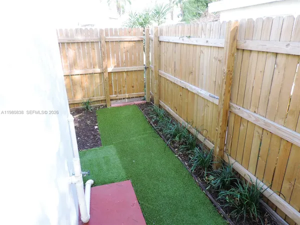 $3,300 | 3134 Southwest 25th Terrace, Unit FRONT, Miami, FL 33133