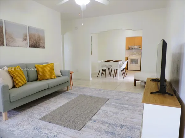 $4,000 | 3134 Southwest 25th Terrace, Unit FRONT, Miami, FL 33133