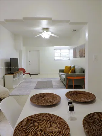 $4,000 | 3134 Southwest 25th Terrace, Unit FRONT, Miami, FL 33133