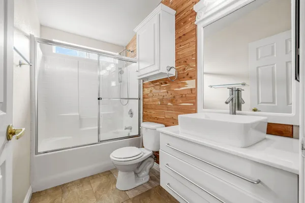 $1,950 | 15300 Palm Drive, Unit 33, Desert Hot Springs, CA 92240