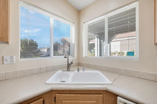 $1,950 | 15300 Palm Drive, Unit 33, Desert Hot Springs, CA 92240