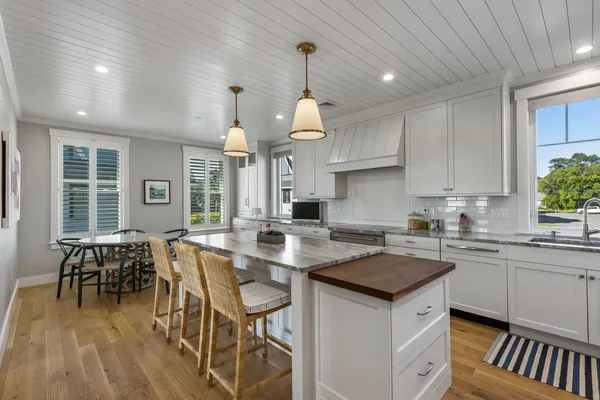 $2,249,000 | 36 Little Bay Drive, Dover, NH 03820