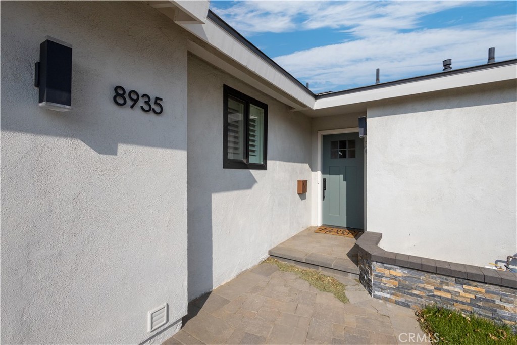 8935 Patrero Street Riverside, CA 92503 - Photo 3 of 16