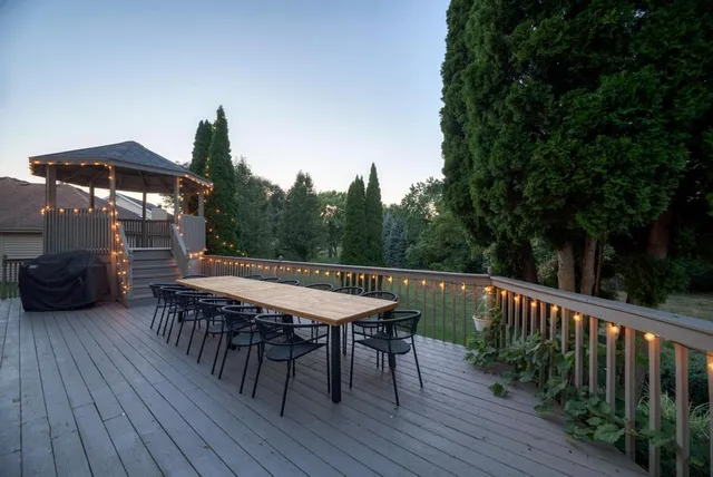 $1,200,000 | 420 Ford Lane, Bartlett, IL 60103