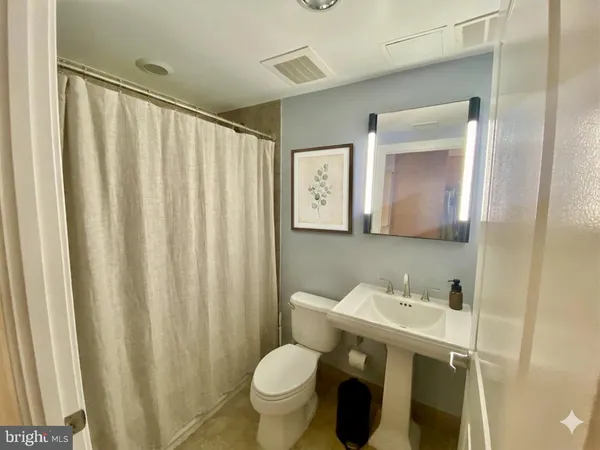 $3,300 | 2301 Champlain Street Northwest, Unit T10, Washington, DC 20009