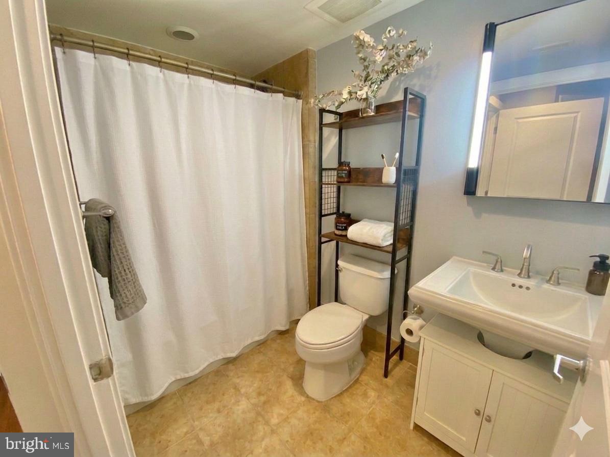 2301 Champlain Street Northwest, Unit T10 Washington, DC 20009 - Photo 9 of 24