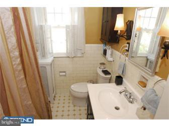27 Congress Avenue Springfield, PA 19064 - Photo 6 of 6 Bathroom