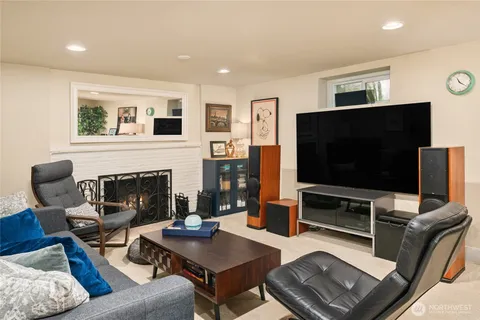 $1,095,000 | 4409 Southwest Dawson Street, Seattle, WA 98136