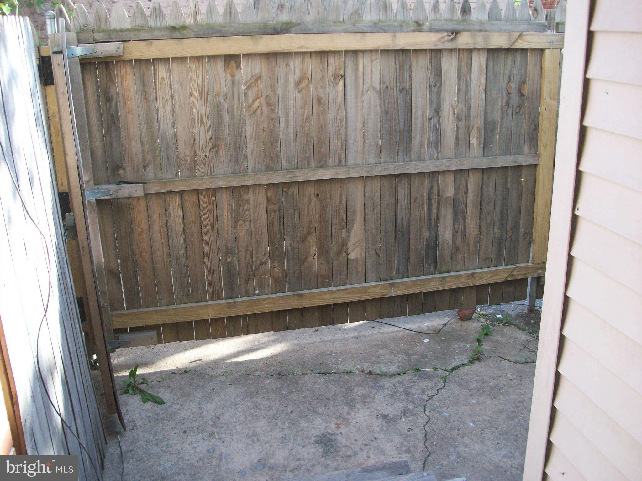 1111 Mt Olivet Road Northeast Washington, DC 20002 - Photo 8 of 15 Fenced backyard