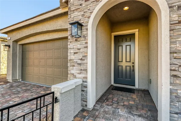 $3,000 | 76 Tatahatso Point Street, Henderson, NV 89011