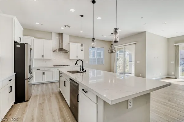 $3,000 | 76 Tatahatso Point Street, Henderson, NV 89011