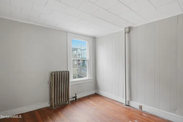 $189,900 | 147 Dewey Avenue, Pittsfield, MA 01201