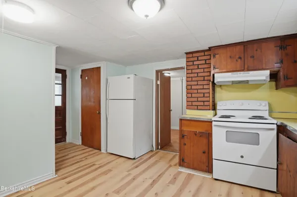 $189,900 | 147 Dewey Avenue, Pittsfield, MA 01201