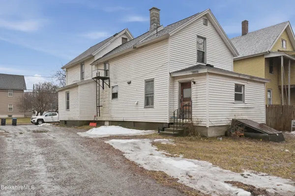$189,900 | 147 Dewey Avenue, Pittsfield, MA 01201
