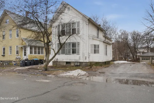 $189,900 | 147 Dewey Avenue, Pittsfield, MA 01201