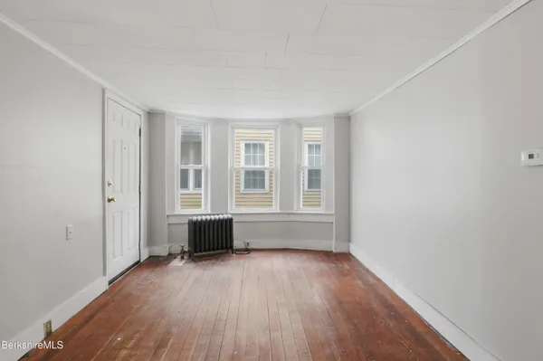 $189,900 | 147 Dewey Avenue, Pittsfield, MA 01201