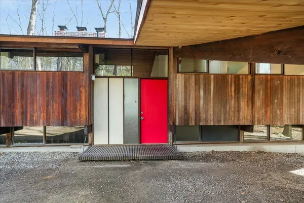 $569,000 | 56 Piscataqua Road, Dover, NH 03820