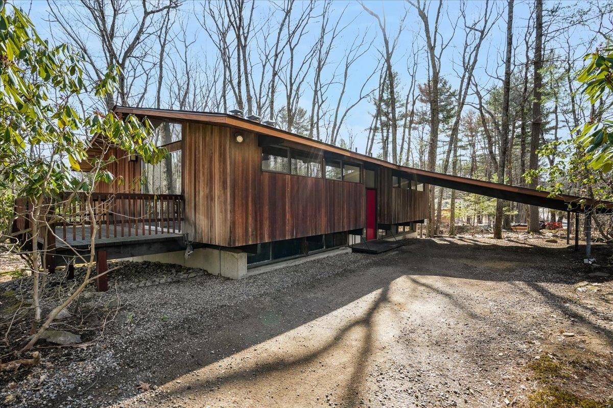 56 Piscataqua Road Dover, NH 03820 - Photo 2 of 60