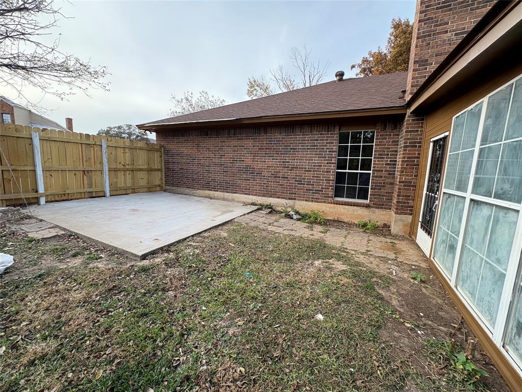 1838 West Taylor Street Sherman, TX 75092 - Photo 27 of 33 a view of a backyard