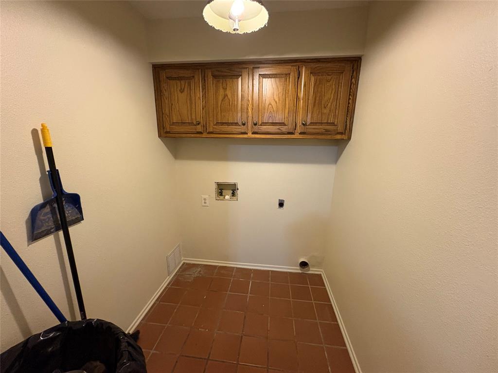 1838 West Taylor Street Sherman, TX 75092 - Photo 5 of 33 a view of room with window