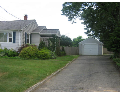150 Old Warren Road Swansea, MA 02777 - Photo 4 of 15 Gallery Image 4