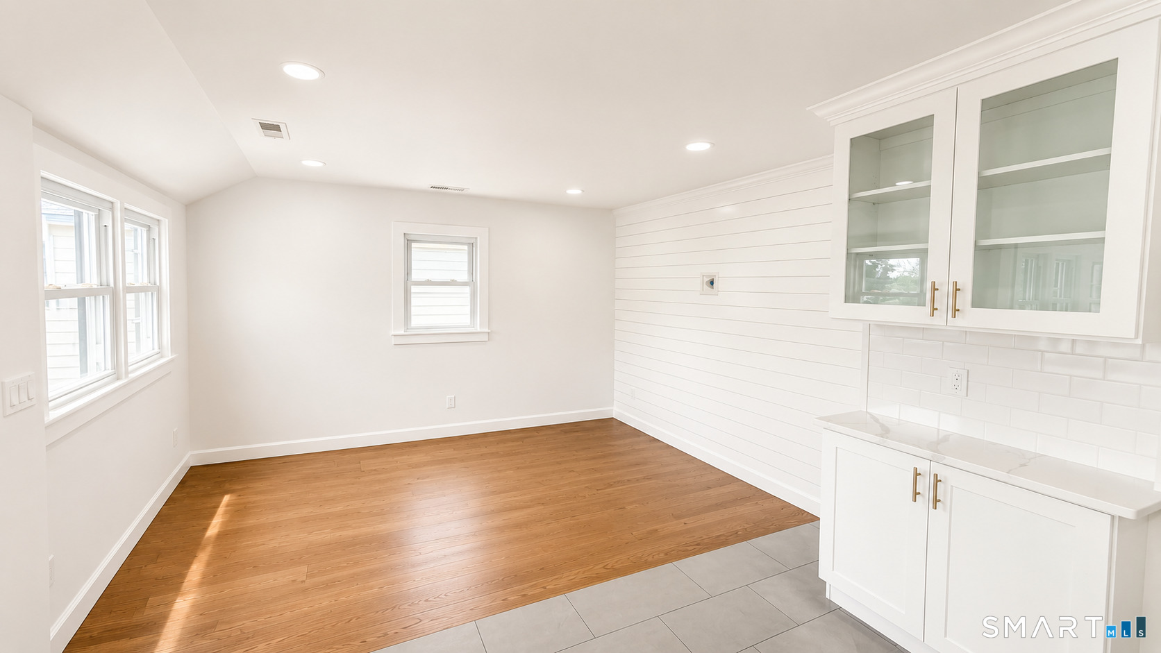 16 Carolina Road, Unit 2 Stamford, CT 06902 - Photo 9 of 21