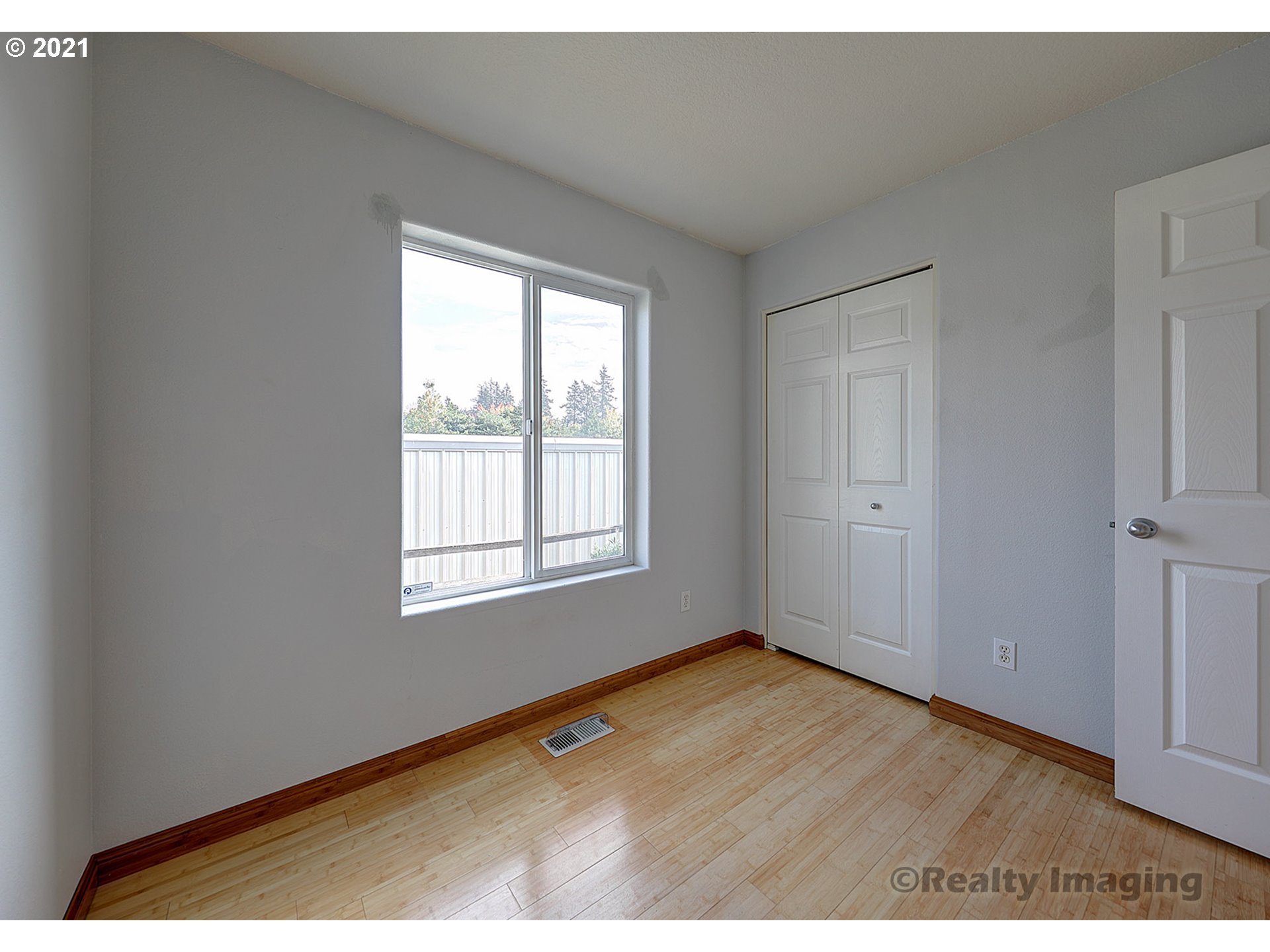 4902 Southwest 9th Court Gresham, OR 97080 - Photo 14 of 16 Gallery Image 14