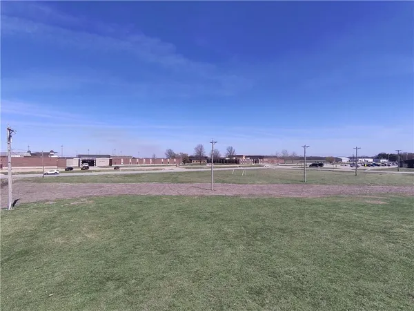 $17,500 | 4 Martindale Street, Burlington, KS 66839