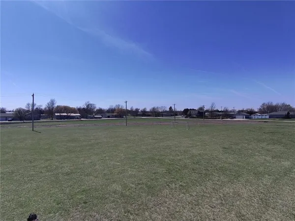 $17,500 | 4 Martindale Street, Burlington, KS 66839