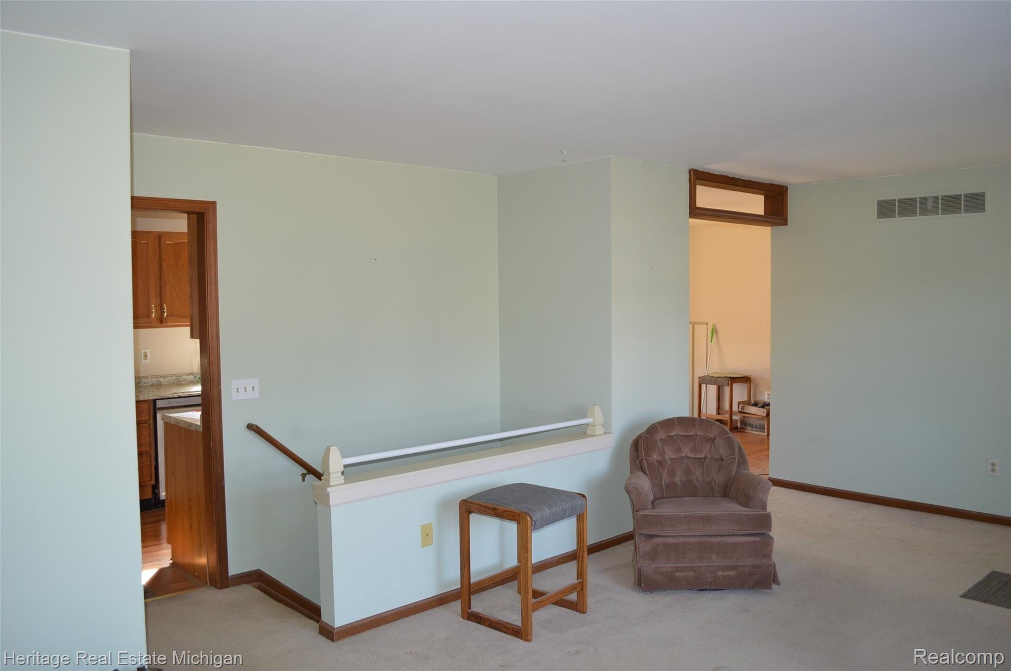 10860 Antcliff Road Fowlerville, MI 48836 - Photo 12 of 30 DSC_1168.JPG