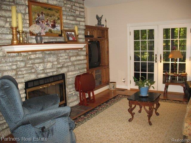 693 Francis Road Howell, MI 48843 - Photo 21 of 25 GREAT ROOM