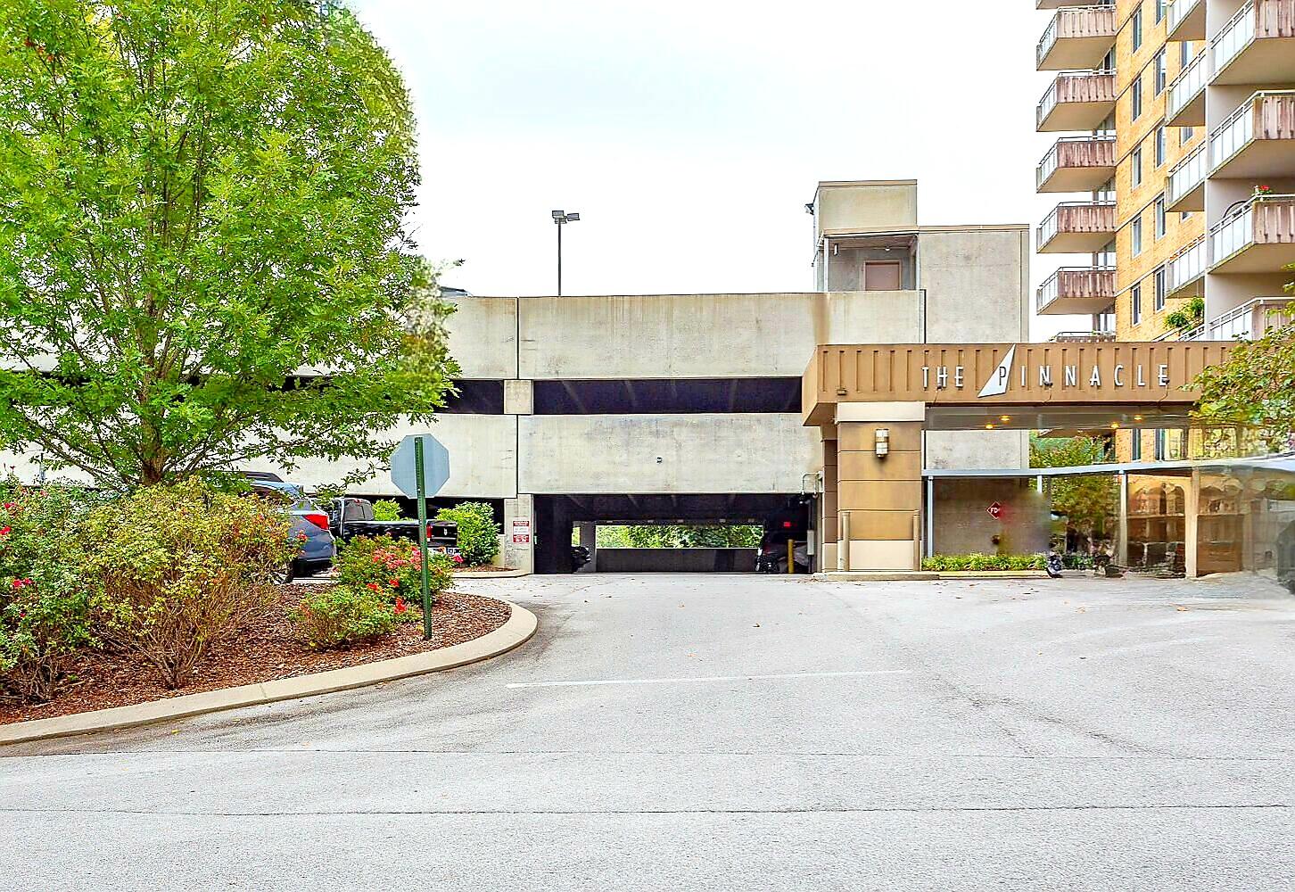 1131 Stringers Ridge Road, Unit 8J Chattanooga, TN 37405 - Photo 4 of 27 IMG_0865(1)