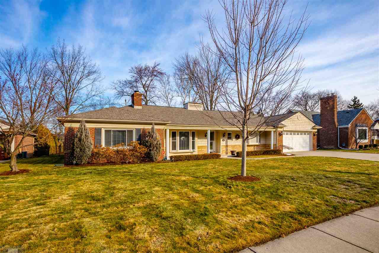 1476 South Renaud Road Grosse Pointe, MI 48236 - Photo 3 of 44 50031547-2.JPG