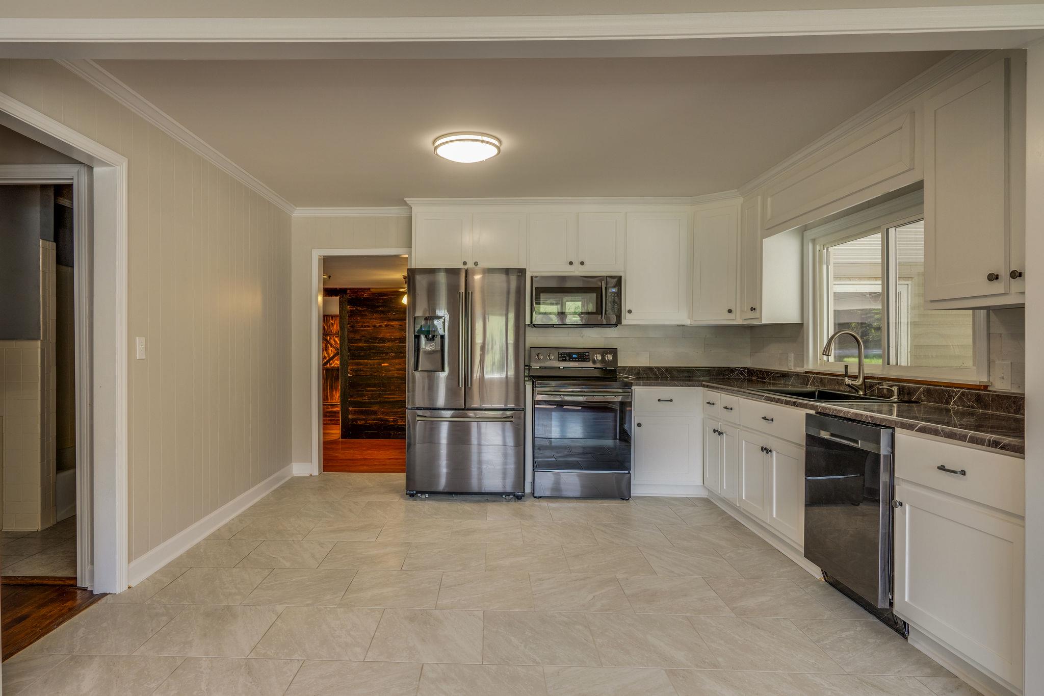 2720 Toll Gate Road Petersburg, TN 37144 - Photo 9 of 22 Black Stainless steel appliances all stay with home. Never been used!