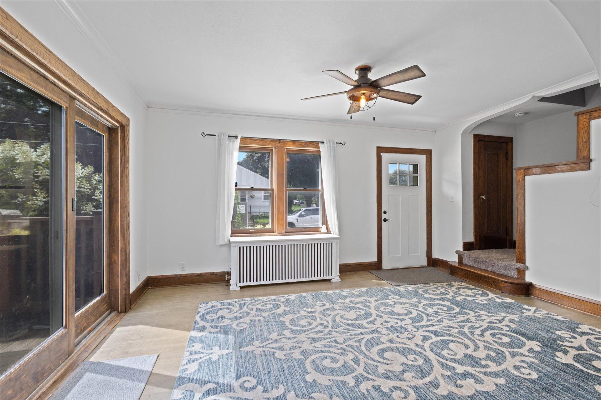 3604 East 56th Street Minneapolis, MN 55417 - Photo 3 of 21