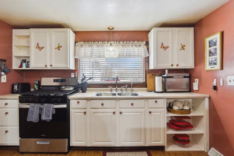 6300 South Meridian Road Jackson, MI 49201 - Photo 18 of 50 Meridian Kitchen 2