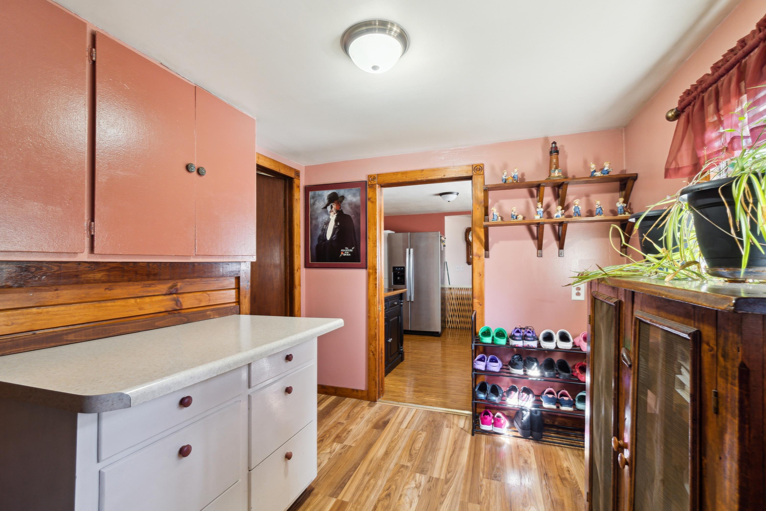 6300 South Meridian Road Jackson, MI 49201 - Photo 24 of 50 Meridian mud room 2