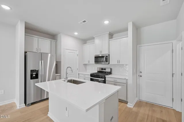 $271,000 | 704 Southland Drive, Zebulon, NC 27597