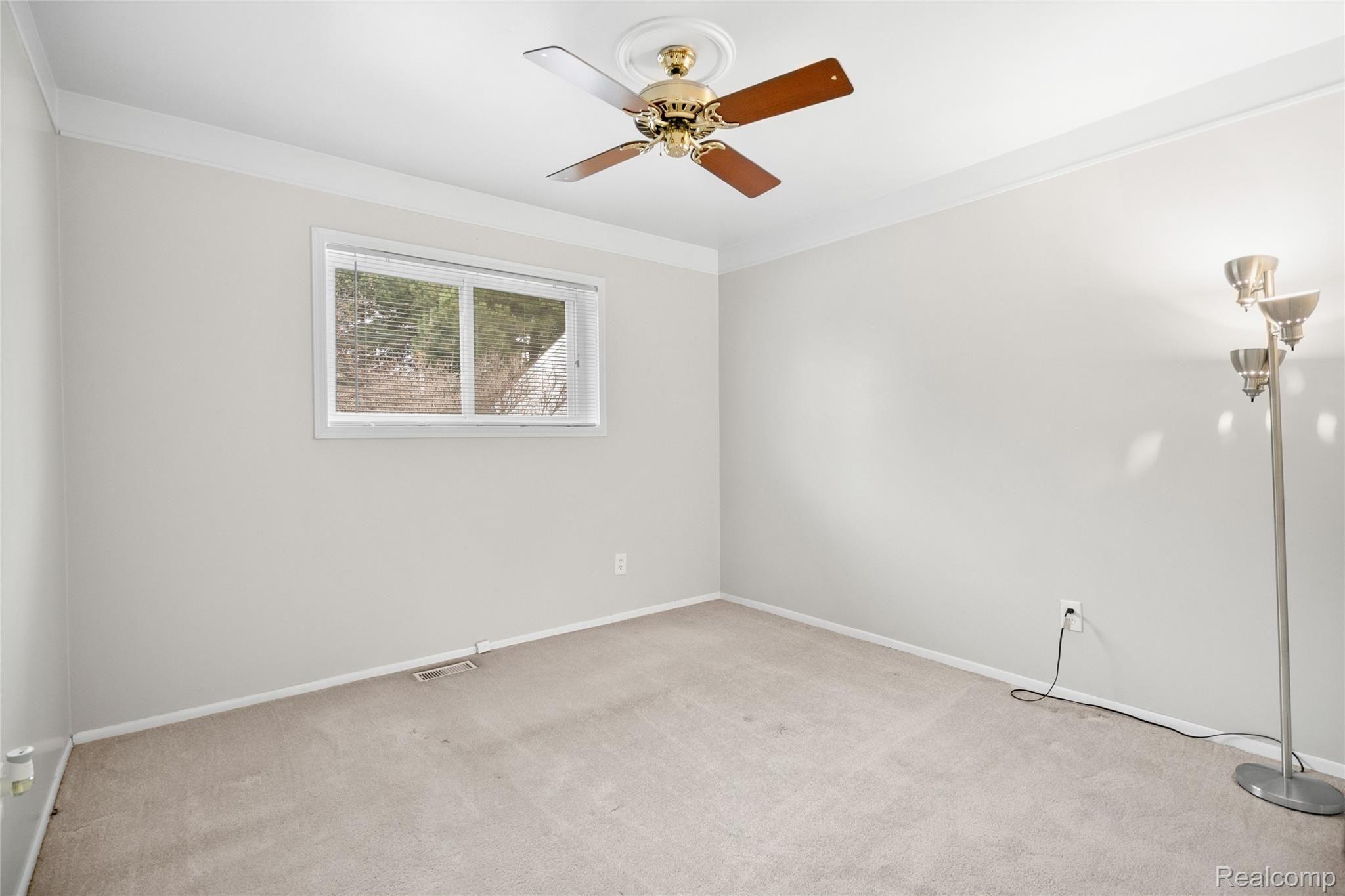 18501 Woodbine Road Fraser, MI 48026 - Photo 11 of 20 woodbine-11.jpg