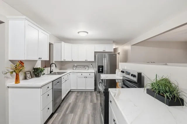 $219,870 | 217 5th Street, Buffalo, IA 52728